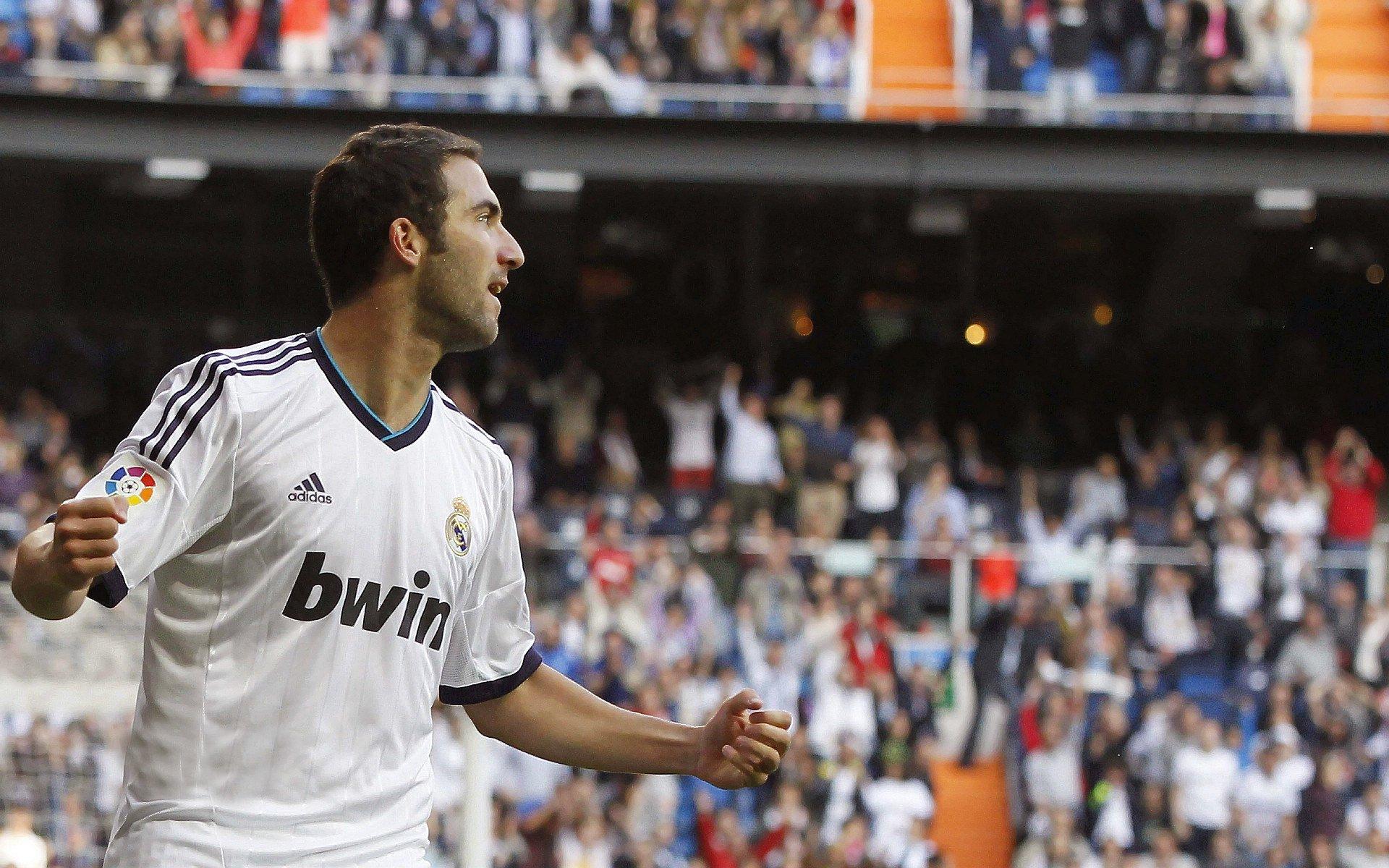 梭鱼湾上座数或破纪录，申花客队球迷助阵引爆足球热