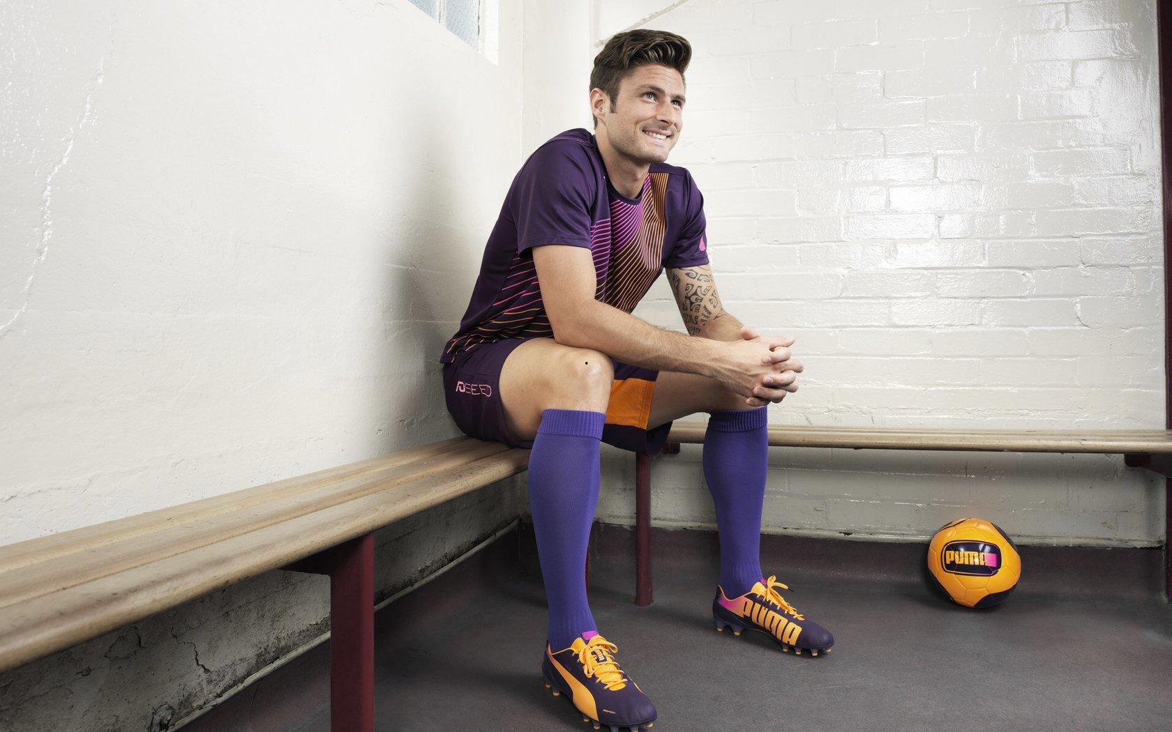 长留LA！全能巨星完美融入紫金军团，数据印证无缝衔接